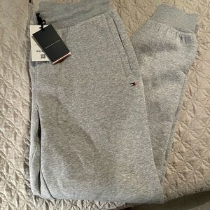 NWT Tommy Hilfiger sweatpants joggers